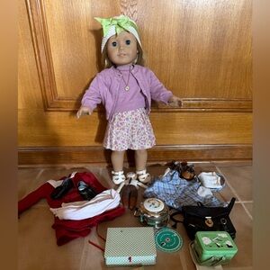 Kit American girl doll and accessories and outfits RETIRED